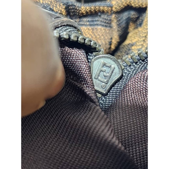 Authentic FENDI Vintage Zucca Mamma Baguette Shoulder Bag Brown - Picture 14 of 16